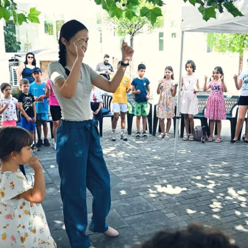 Clubul &quot;English 4 Kids&quot; își așteaptă participanții marti, 16 iulie, la Biblioteca Județeană Alba
