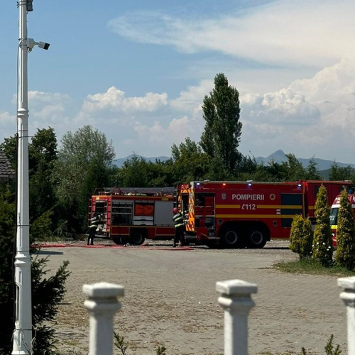 Incendiu la Alba Iulia în zona hotelului Tara
