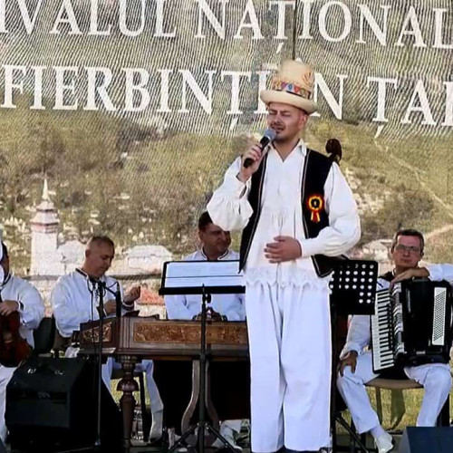 Festivalul &quot;Inimi fierbinți în Țara de Piatra&quot; aduce muzica tradițională la Abrud