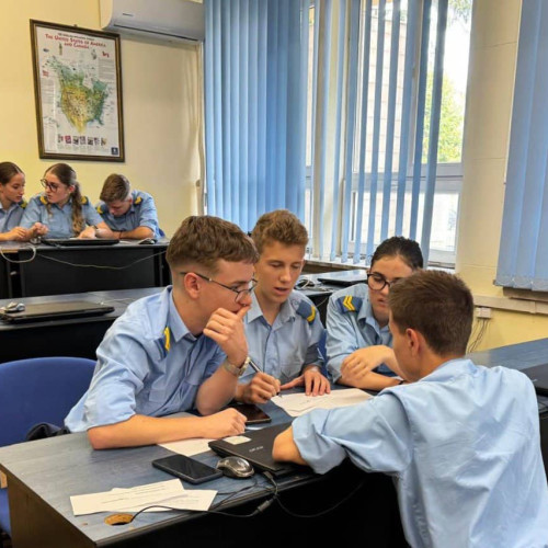 Elevii de la Colegiul Național Militar &quot;Mihai Viteazul&quot; din Alba Iulia sărbătoresc Ziua Europeană a Limbilor