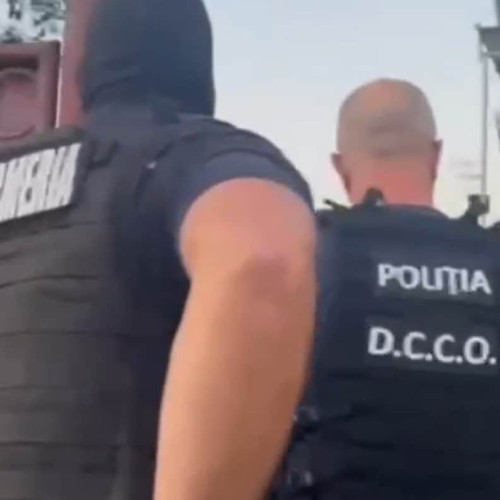 15 persoane condamnate într-un dosar de trafic de migranți în Alba și Cluj
