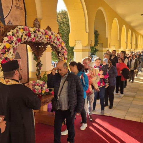 Mii de credincioși s-au închinat la moaștele Sfântului Ierarh Iosif cel Nou de la Partoș