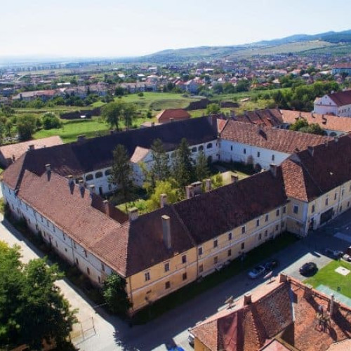 Primăria Alba Iulia dorește să atragă fonduri europene pentru restaurarea Palatului Principilor
