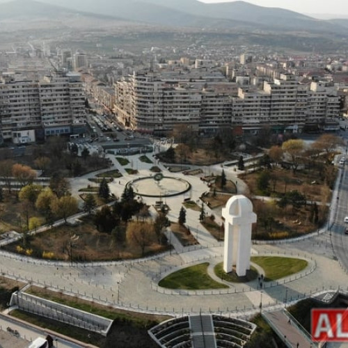 Primăria Alba Iulia investește 20.000 de euro în curățarea Monumentului Unirii