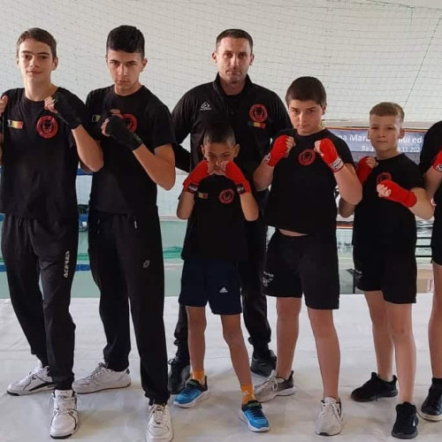 Clubul de kickbox din Blaj, Hususan Brothers, strălucește la Cupa Maramureșului