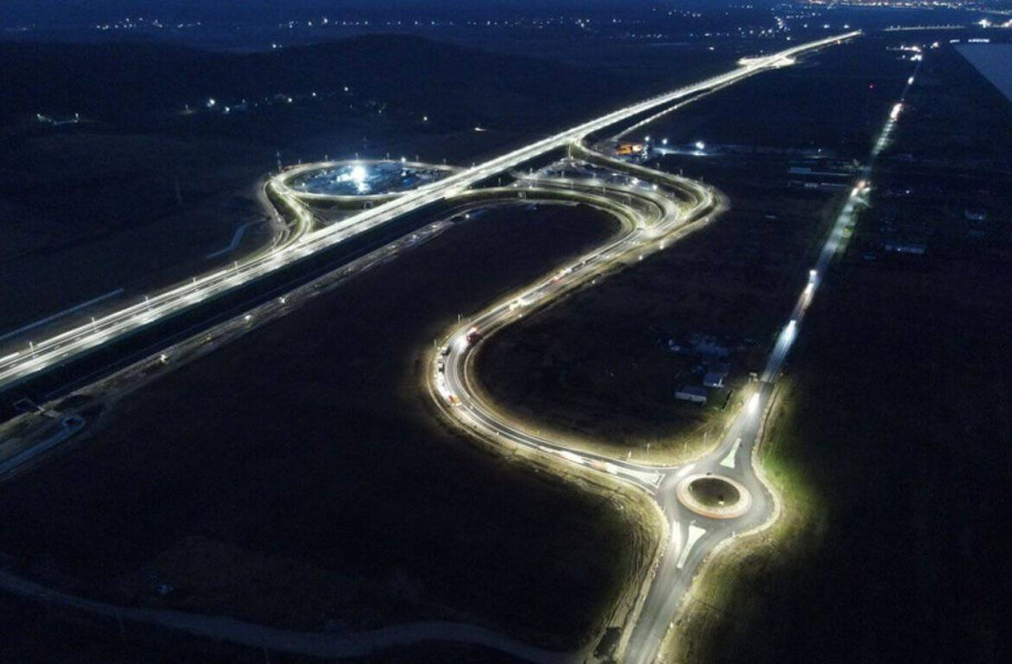 Pregătiri finale pentru deschiderea primilor 15,7 km ai autostrăzii Sibiu-Pitești