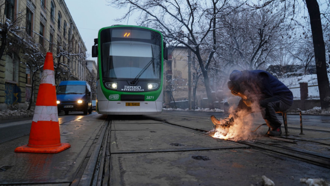 Nicușor Dan: Tramvaiul deraiat din cauza unei șine rupte și sudate
