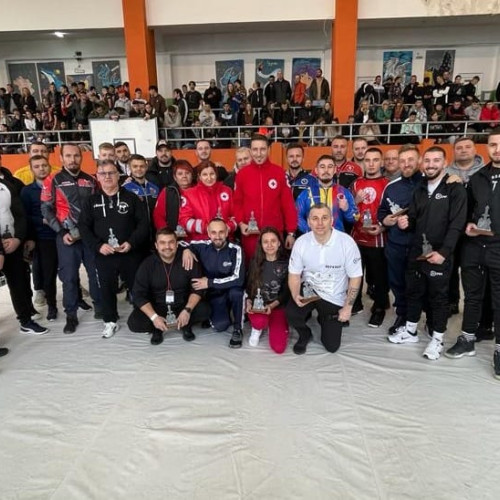 Record de medalii la competiția de kickbox "CFC" pentru cluburile din Alba!