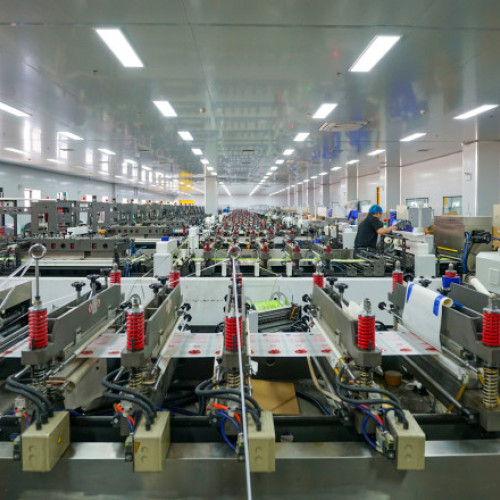 Scădere a cifrei de afaceri din industrie în primi doi luni ale anului 2025