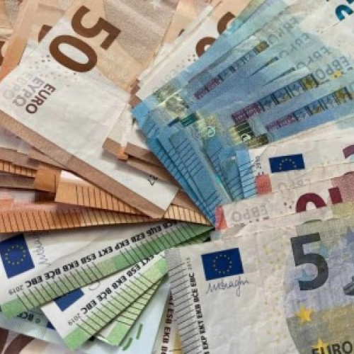 BNR cheltuie 2 miliarde de euro într-o singură zi pentru stabilitatea leului