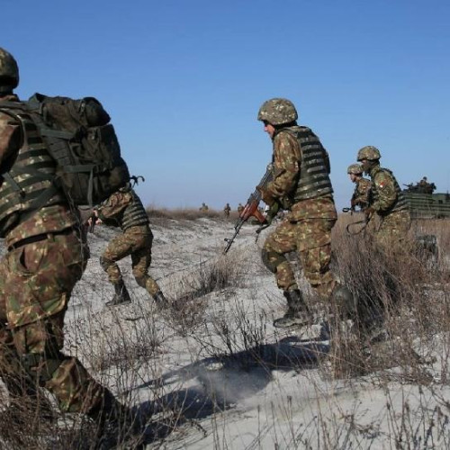 MApN își dorește soldați voluntari în locul serviciului militar obligatoriu. Armata Română are nevoie de mai mulți oameni