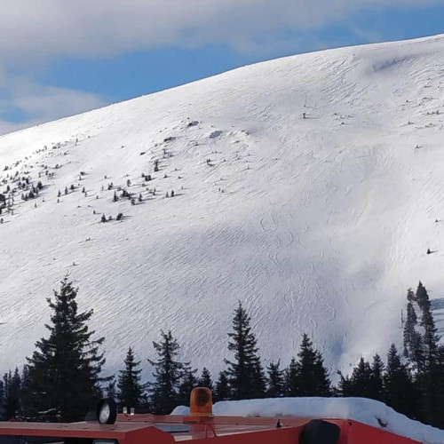 Avertizări ANM pentru riscul de avalanșă în mai mulți munți din țară