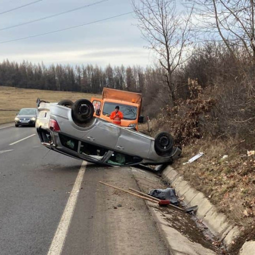 Adolescent rănit în accident rutier pe DN14 în Alba