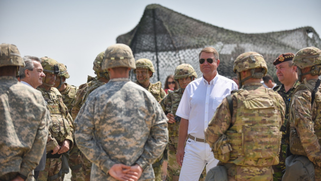 Iohannis Refuză Serviciul Militar Obrigatoriu: Crede Că Este Imposibil
