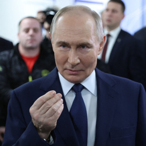Rusia își întărește industria militară, spune Vladimir Putin