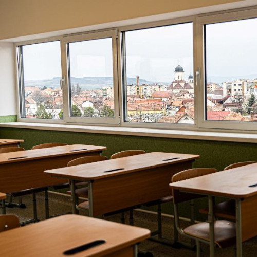 startul examenului de bacalaureat 2025 în alba: elevii au susținut prima probă la limba română