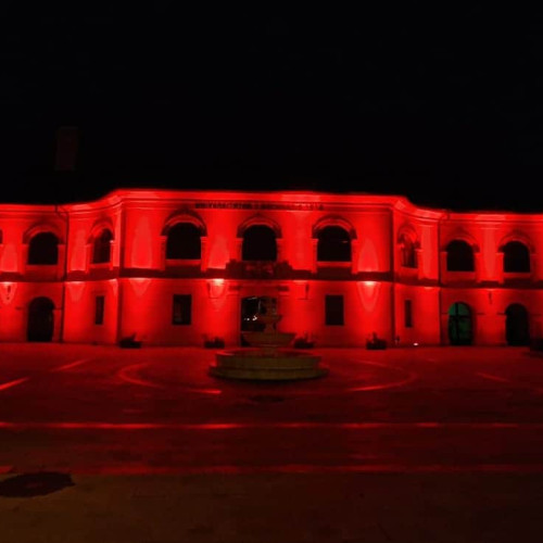 Alba Iulia și alte clădiri din România iluminate în roșu de Ziua Europeană a Numărului de Urgență 112