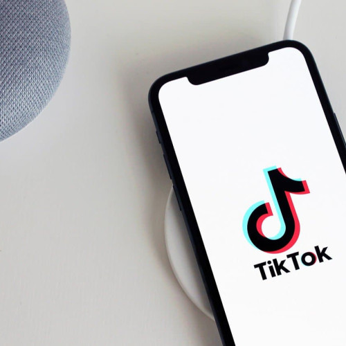 TikTok și Instagram, rampe pentru mesaje extremiste. Tinerii români, ținta alegerilor în 2024