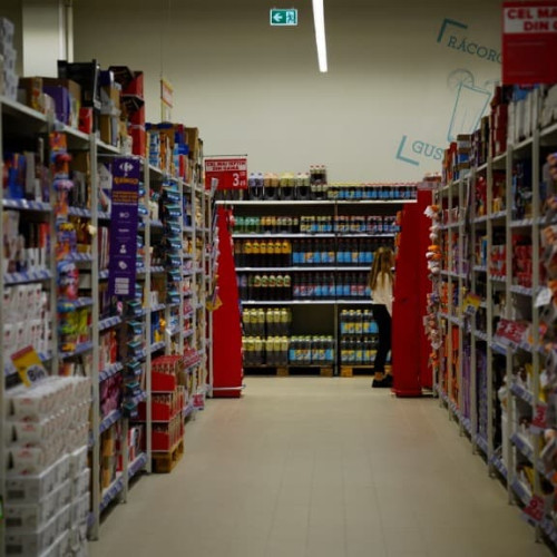 Barbat evacuat din Kaufland pentru consum de alcool in magazinul din Alba