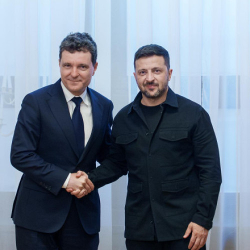News Alert Nicușor Dan a vorbit la telefon cu Volodimir Zelenski. Șeful statului va merge la Kiev în această toamnă