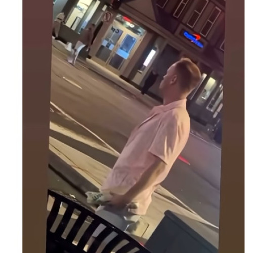 Video Ce pedeapsă poate lua un bărbat din Washington care a aruncat cu un sendviș într-un ofițer federal. Scena a devenit virală pe internet