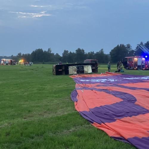 Un balon cu aer cald ce transporta 34 de persoane s-a prăbușit în Olanda. O persoană a murit, alte cinci au ajuns la spital
