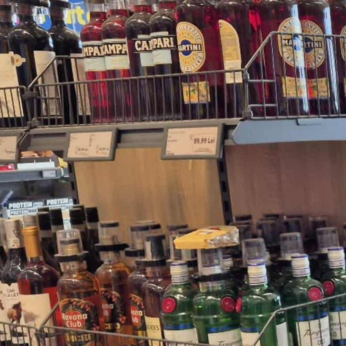 Furt în hipermarket în Alba Iulia: bărbat reținut pentru două sticle de alcool