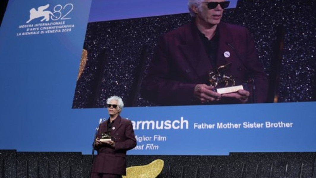 Jim Jarmusch câştigă Leul de Aur la Veneţia pentru „Father Mother Sister Brother”