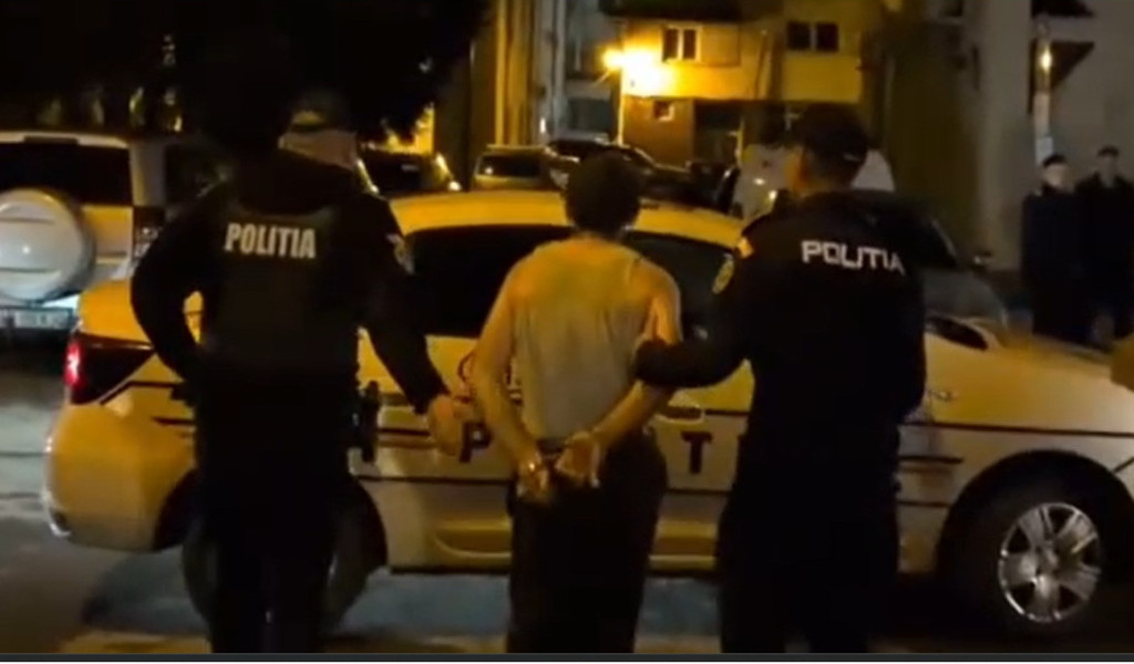 Arieșeni: bărbat reținut după ce a condus băut și a intrat într-un cap de pod