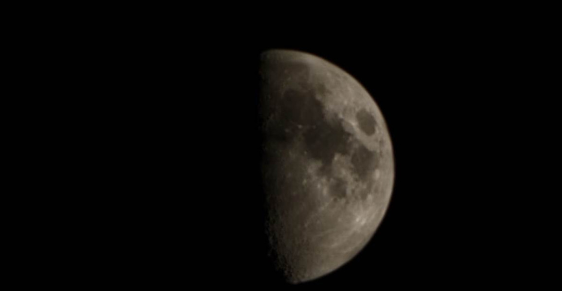 Luna traversează roiul Pleiade în noaptea de vineri spre sâmbătă