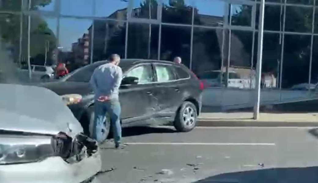 Accident rutier pe Calea Moților din Alba Iulia cu două mașini implicate