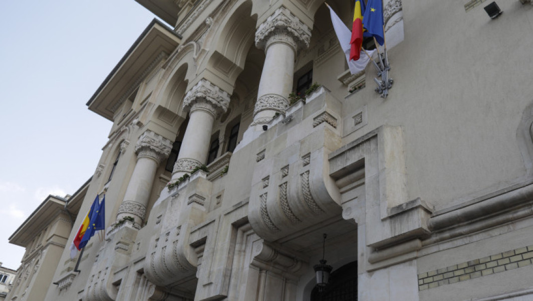 Primarul interimar al Capitalei susține că salariile din Primărie sunt cele mai mari din administrația locală