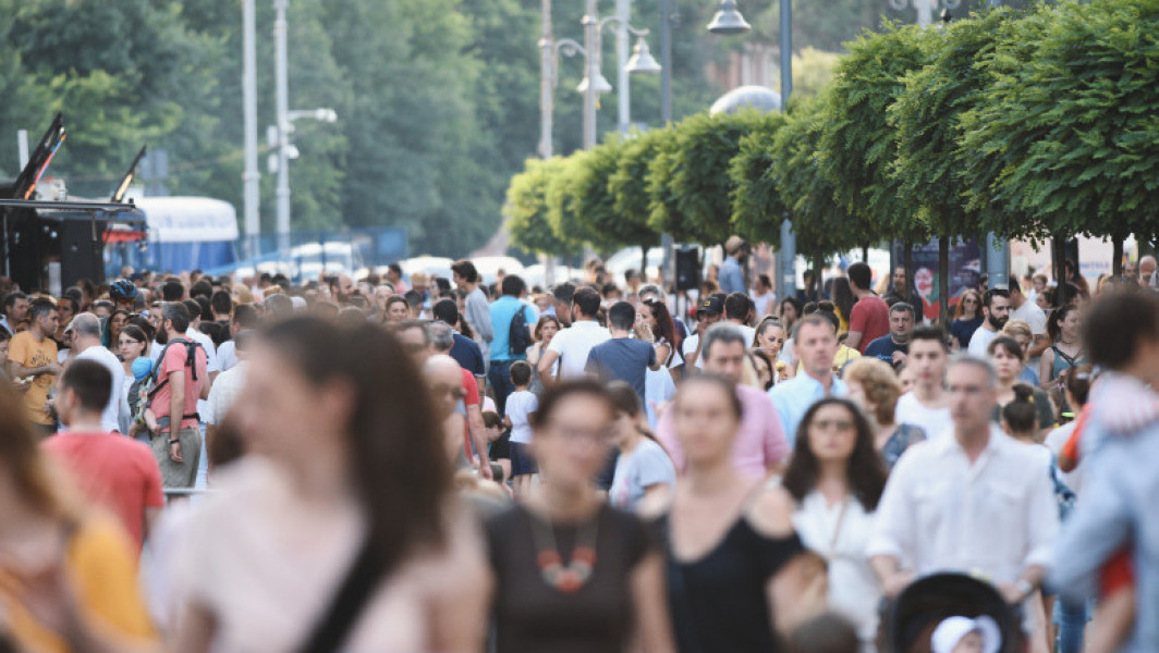 7 din 10 români pesimiști cu direcția țării; AUR conduce în intenția de vot