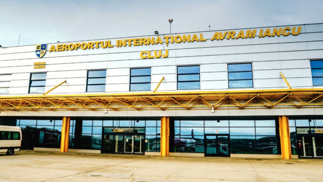 Un avion a survolat aeroportul din Cluj după ce controlorul de trafic ar fi adormit
