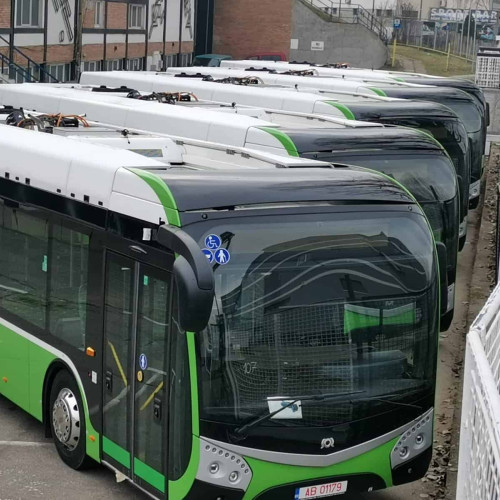 Primăria Alba Iulia lansează licitație pentru 21 de autobuze și 6 microbuze electrice în cadrul proiectului "Dezvoltarea transportului public ecologic".