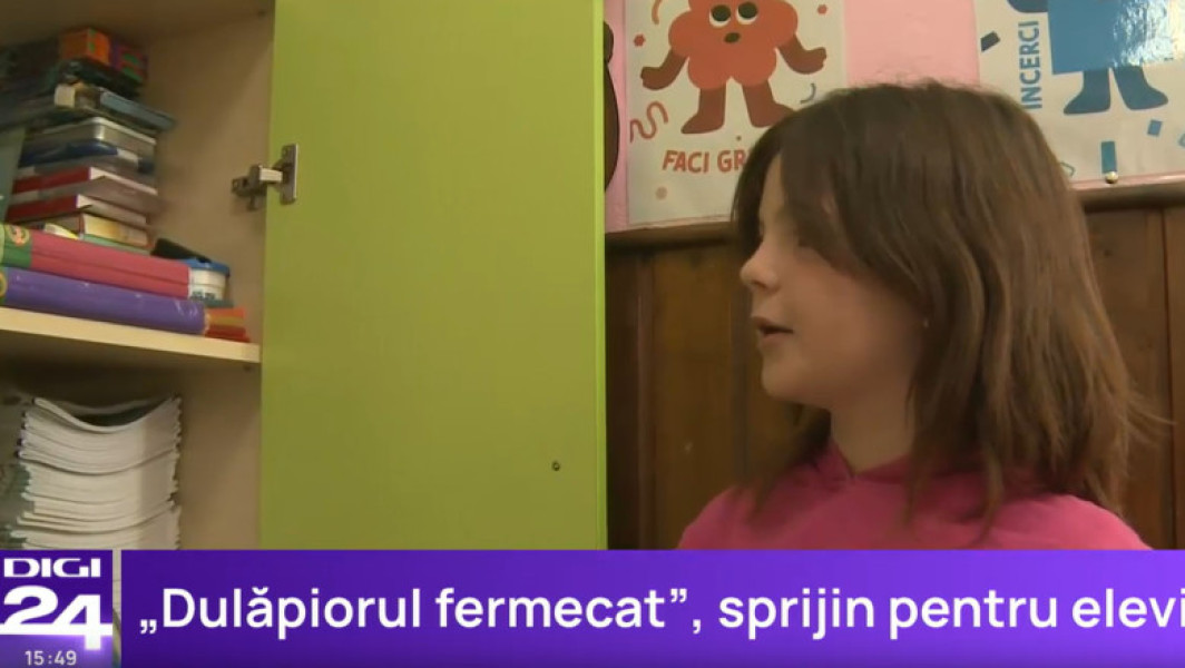 Proiectul „Dulăpiorul fermecat” oferă rechizite elevilor din Arad pentru al patrulea an