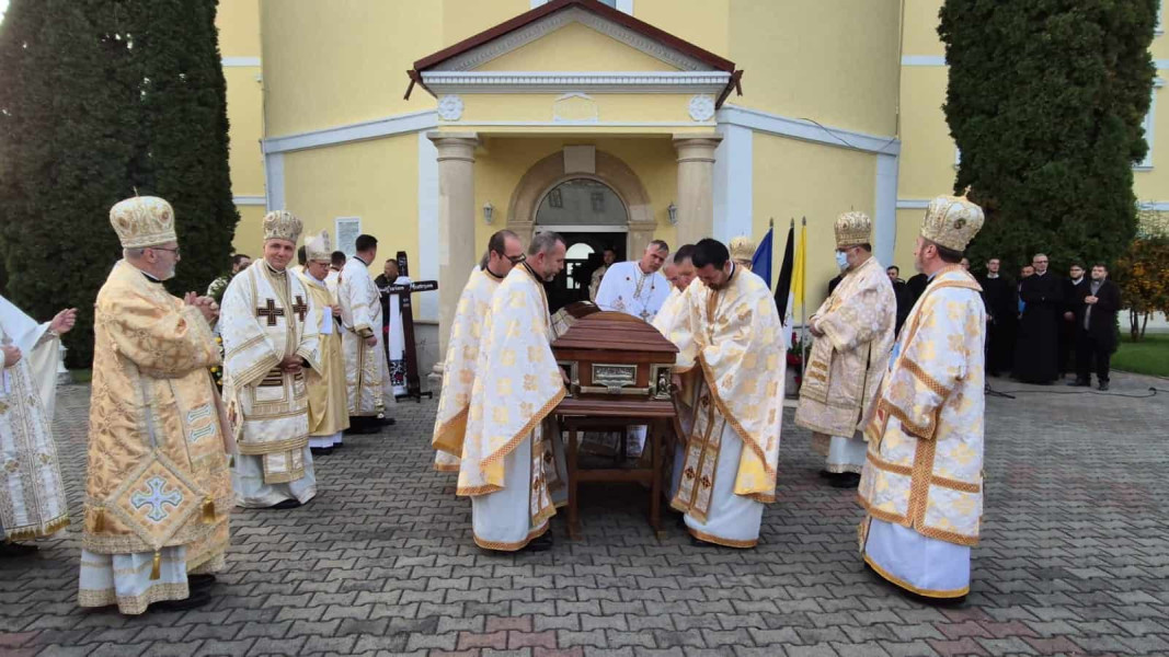 Trupul cardinalului Lucian Mureșan a fost depus în Catedrala „Sfânta Treime” din Blaj