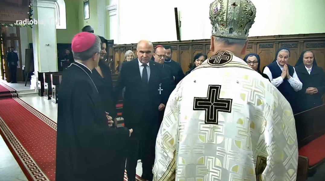 Ilie Bolojan a vizitat la Blaj catafalcul Cardinalului Lucian Mureșan