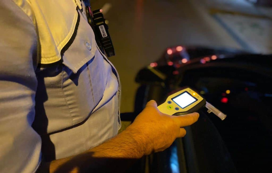 Bărbat din Alba Iulia cercetat după ce a fost prins conducând băut