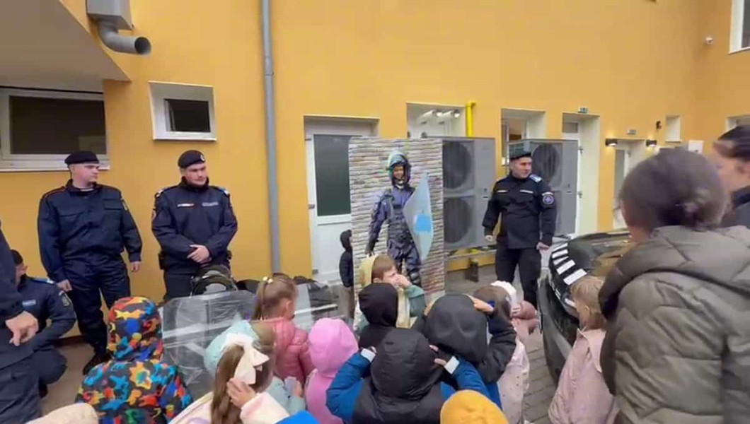 Jandarmii din Alba au organizat o activitate educativă la o grădiniță din Alba Iulia