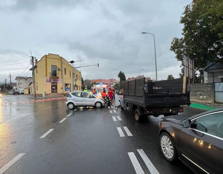 Accident rutier cu trei vehicule pe Bulevardul Încoronări din Alba Iulia
