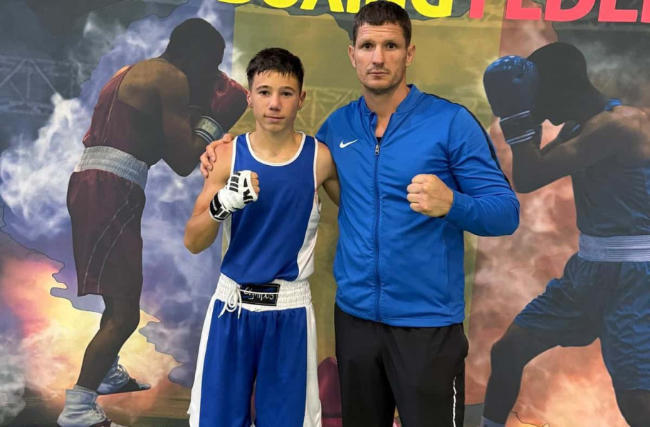 Aurelian David Popescu, campion național la cadeți în box, pentru Alba Iulia