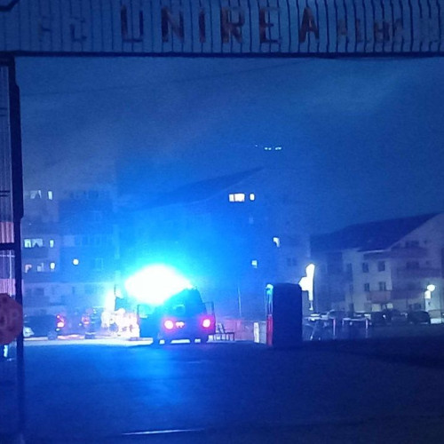 VIDEO: Incendiu la hotelul Stadionul Unirea din Alba Iulia: 15 sportivi evacuați din cauza fumului în timpul intervenției pompierilor