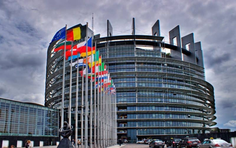 Tinerii din Alba pot aplica pentru programul GenerationEU 2025-2026