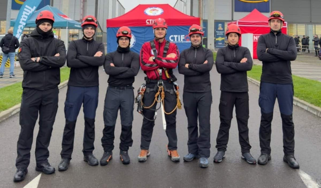 Pompierii din Alba participă la competiția de salvare la înălțime din Brașov