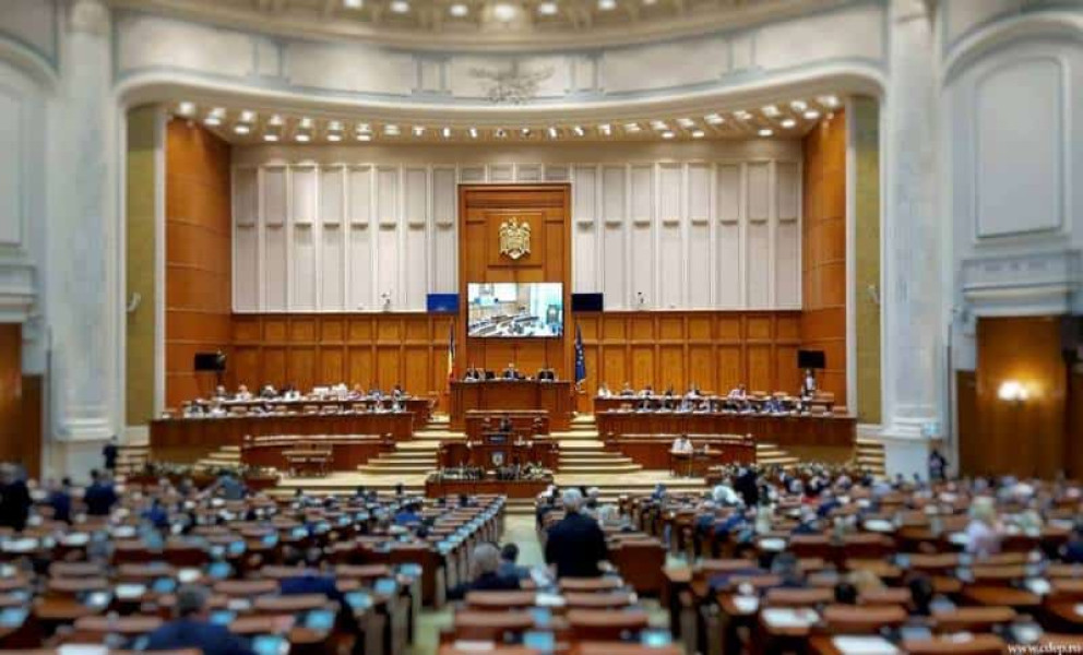 Căsătoriile forțate, sancționate cu închisoarea. Proiect de lege depus în Parlament