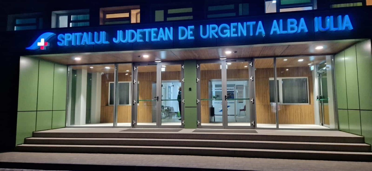 Mulțumiri pentru doi medici din Alba Iulia după o intervenție chirurgicală reușită