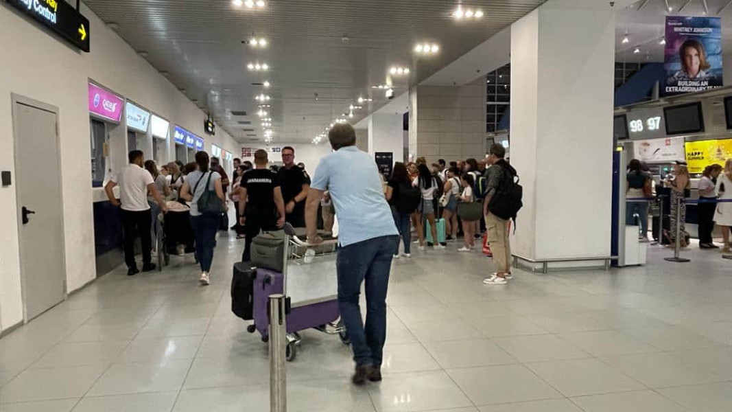 SRI face precizări privind transportul lichidelor în bagajul de mână pe aeroporturi
