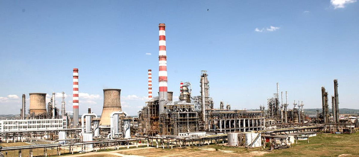 Explozie fără incendiu la rafinăria Lukoil din Ploiești soldată cu un rănit