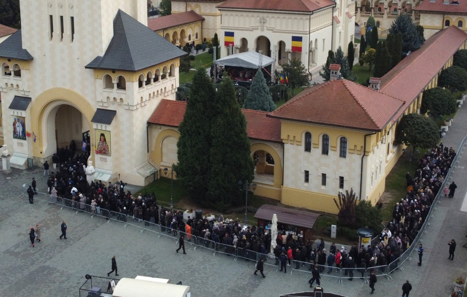 Arhiepiscopul Irineu a oficiat liturghia de sărbătoarea Sfinților Mărturisitori la Alba Iulia